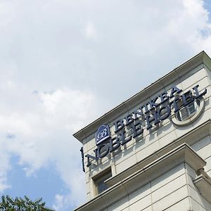 Noble Hotel